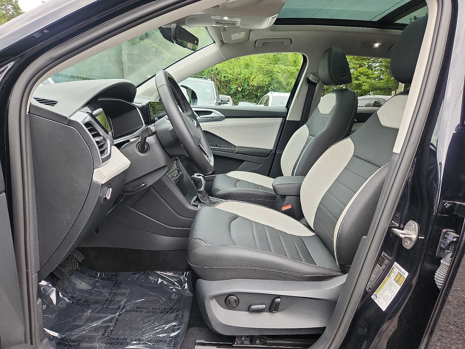 2025 Volkswagen Taos SEL