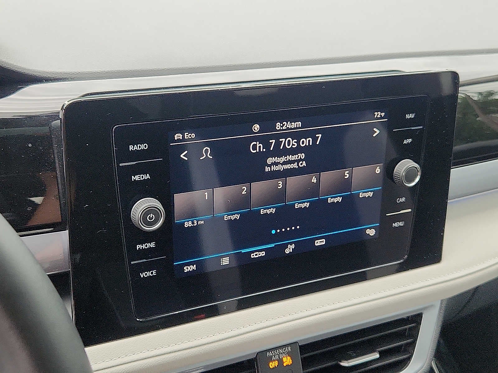 2025 Volkswagen Taos SEL