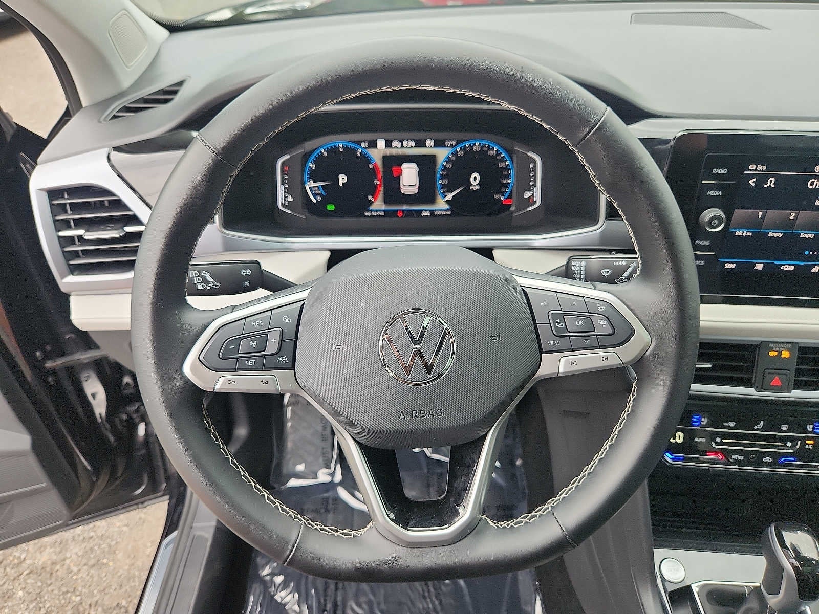 2025 Volkswagen Taos SEL