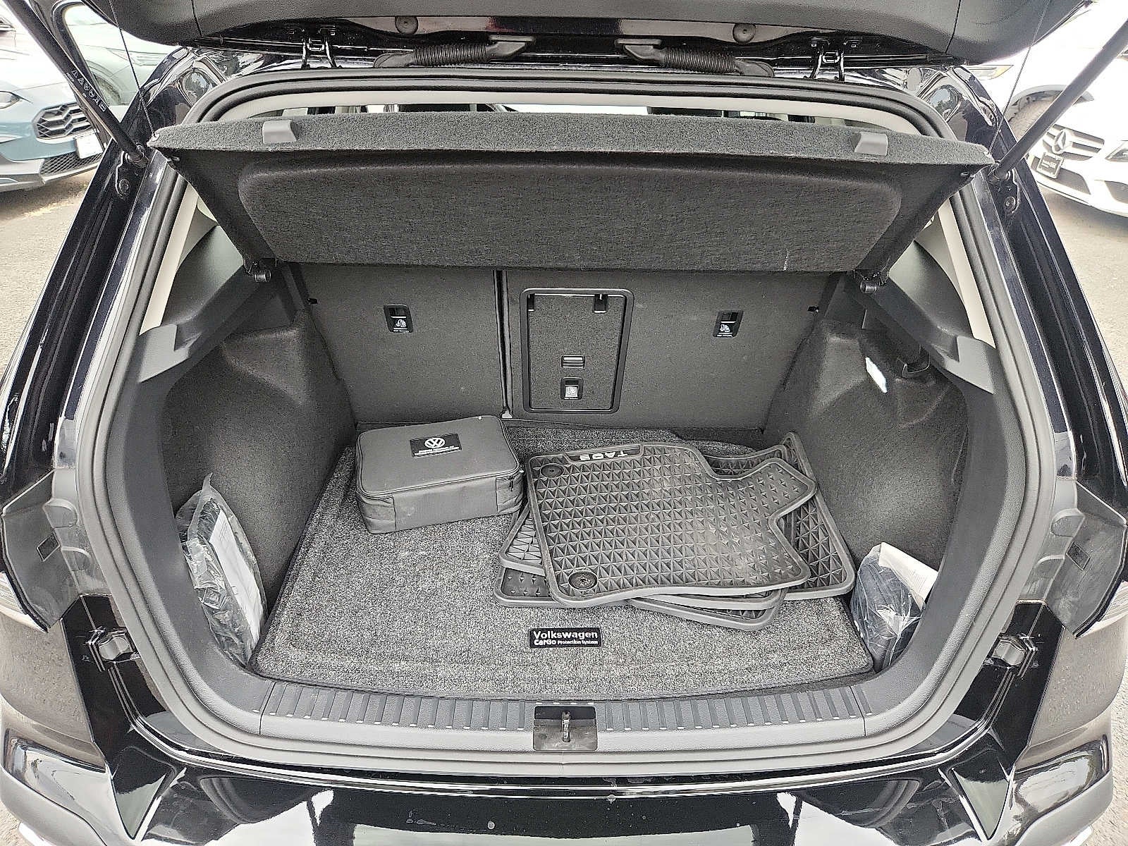 2025 Volkswagen Taos SEL