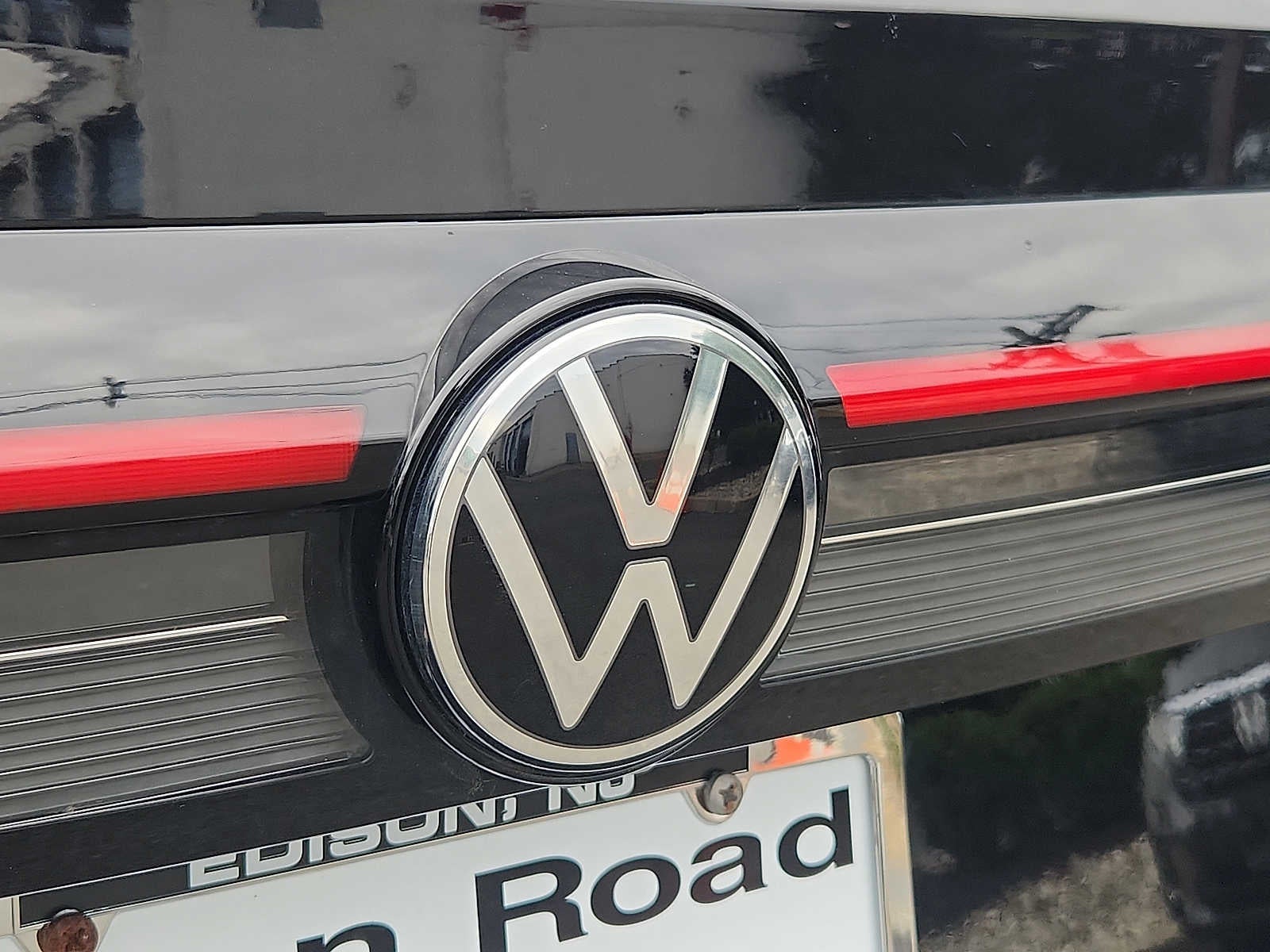 2025 Volkswagen Taos SEL