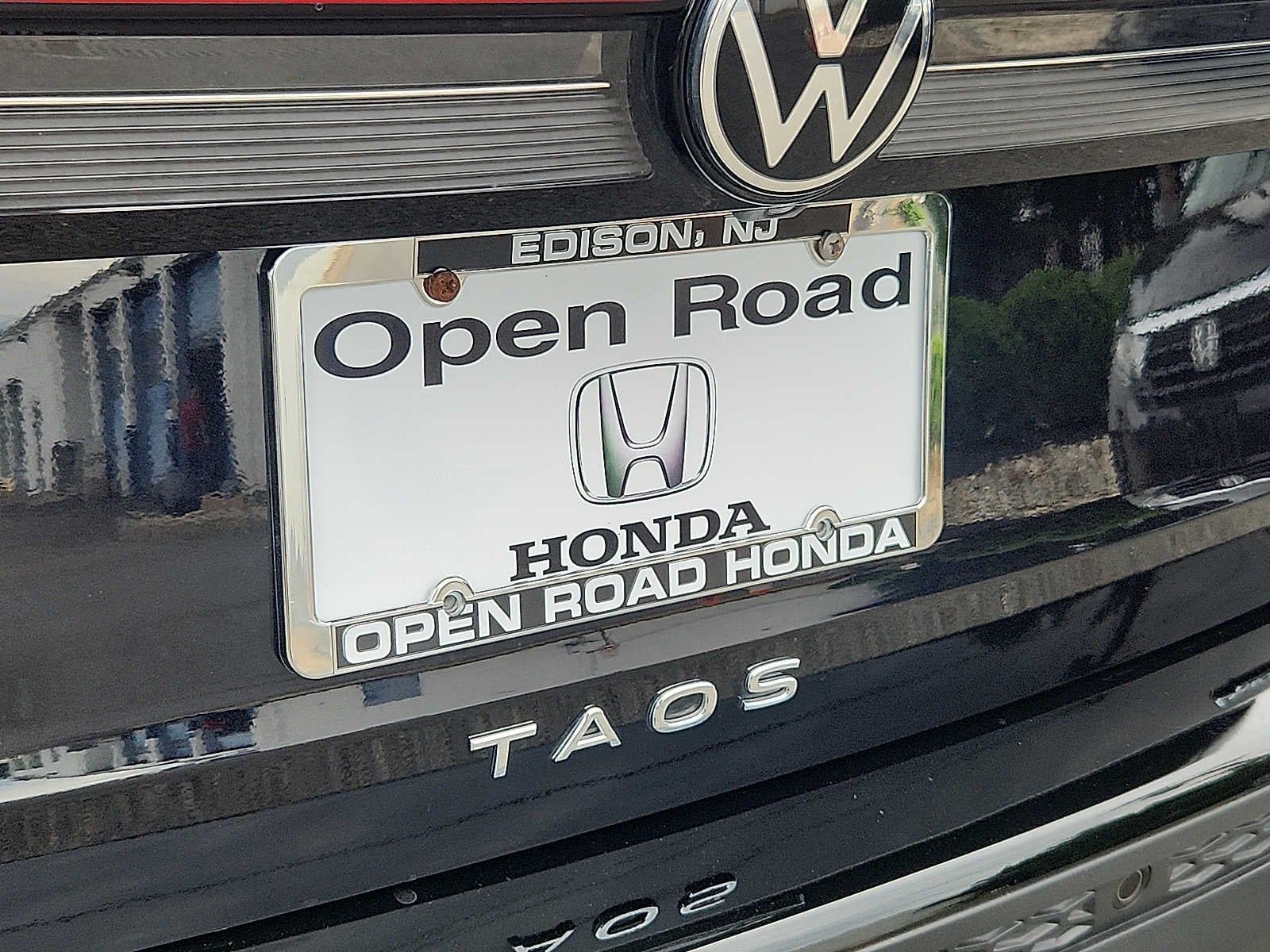 2025 Volkswagen Taos SEL