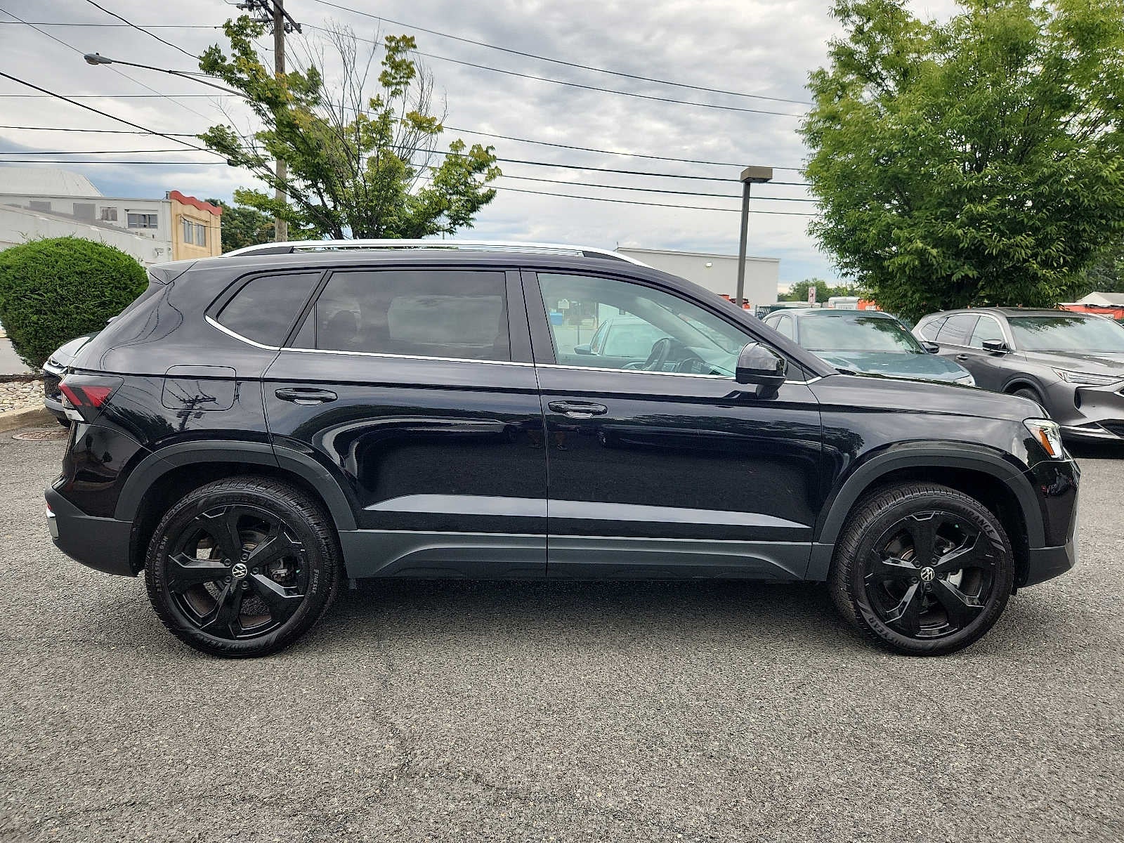 2025 Volkswagen Taos SEL