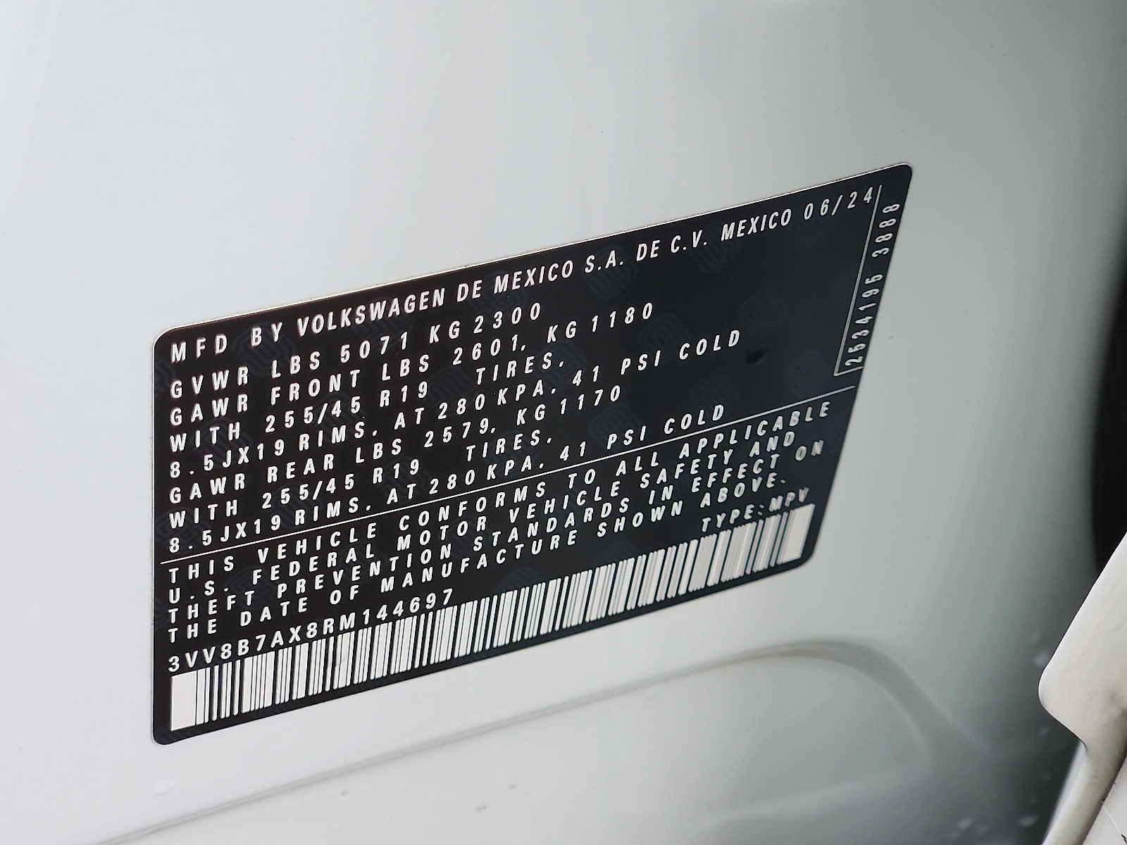 2024 Volkswagen Tiguan SE R-Line Black