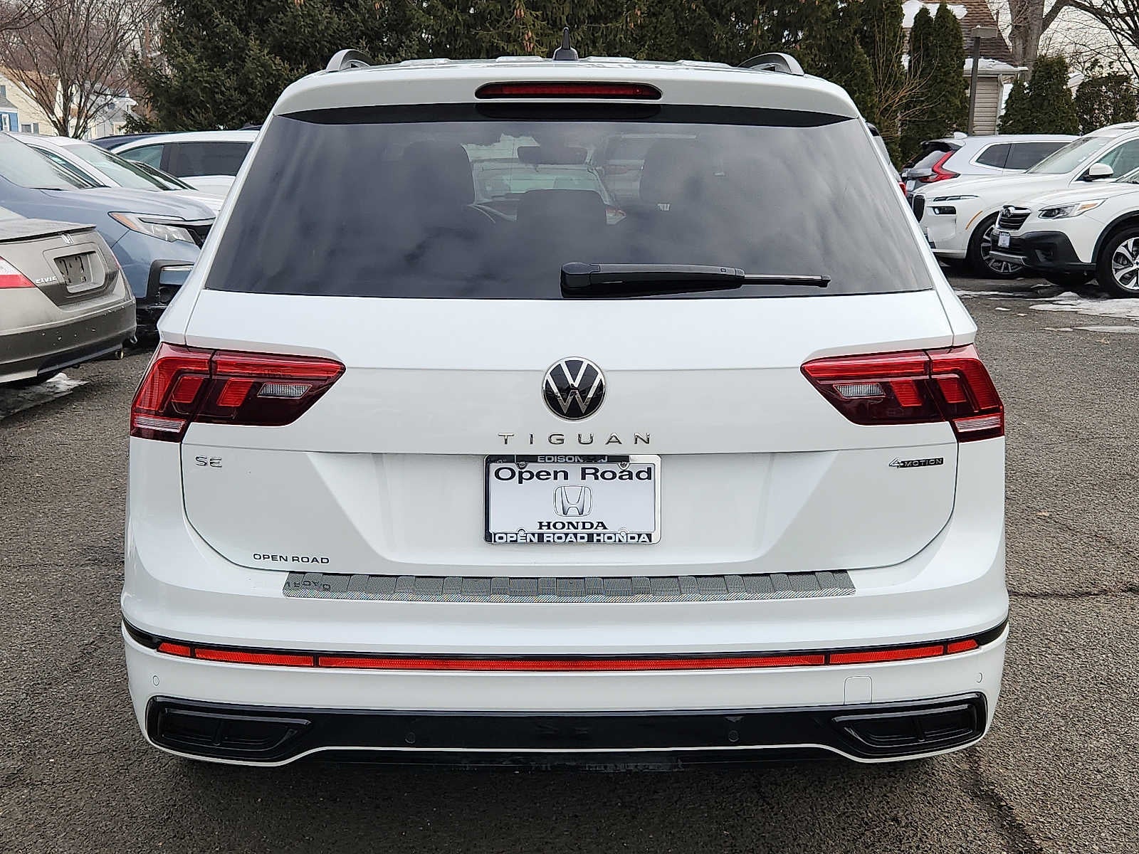 2024 Volkswagen Tiguan SE R-Line Black