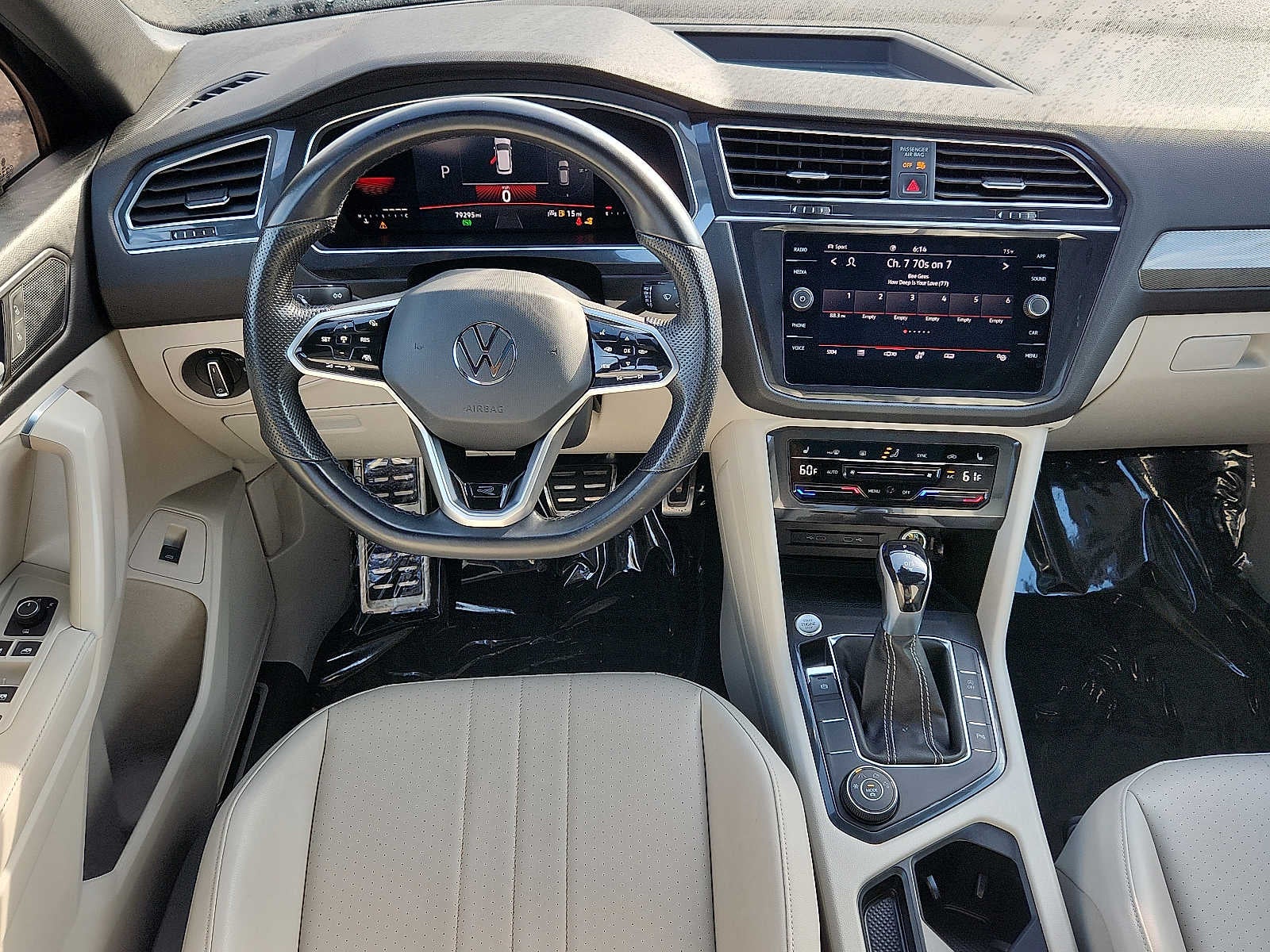 2022 Volkswagen Tiguan SE R-Line Black