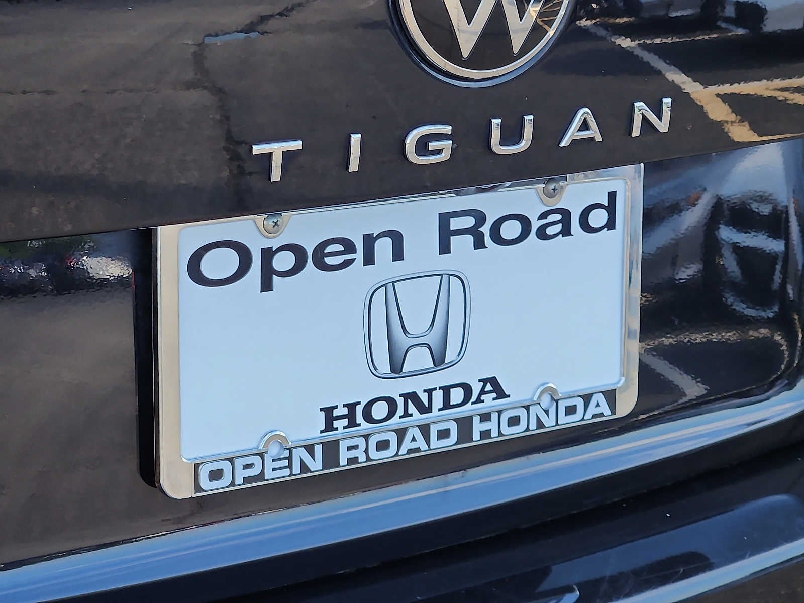 2022 Volkswagen Tiguan SE R-Line Black