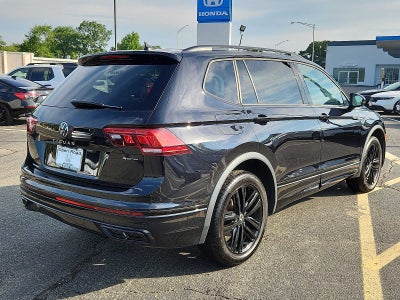 2022 Volkswagen Tiguan SE R-Line Black