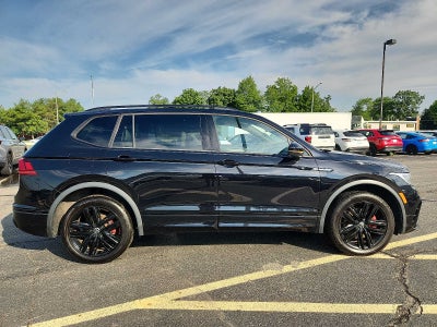 2022 Volkswagen Tiguan SE R-Line Black