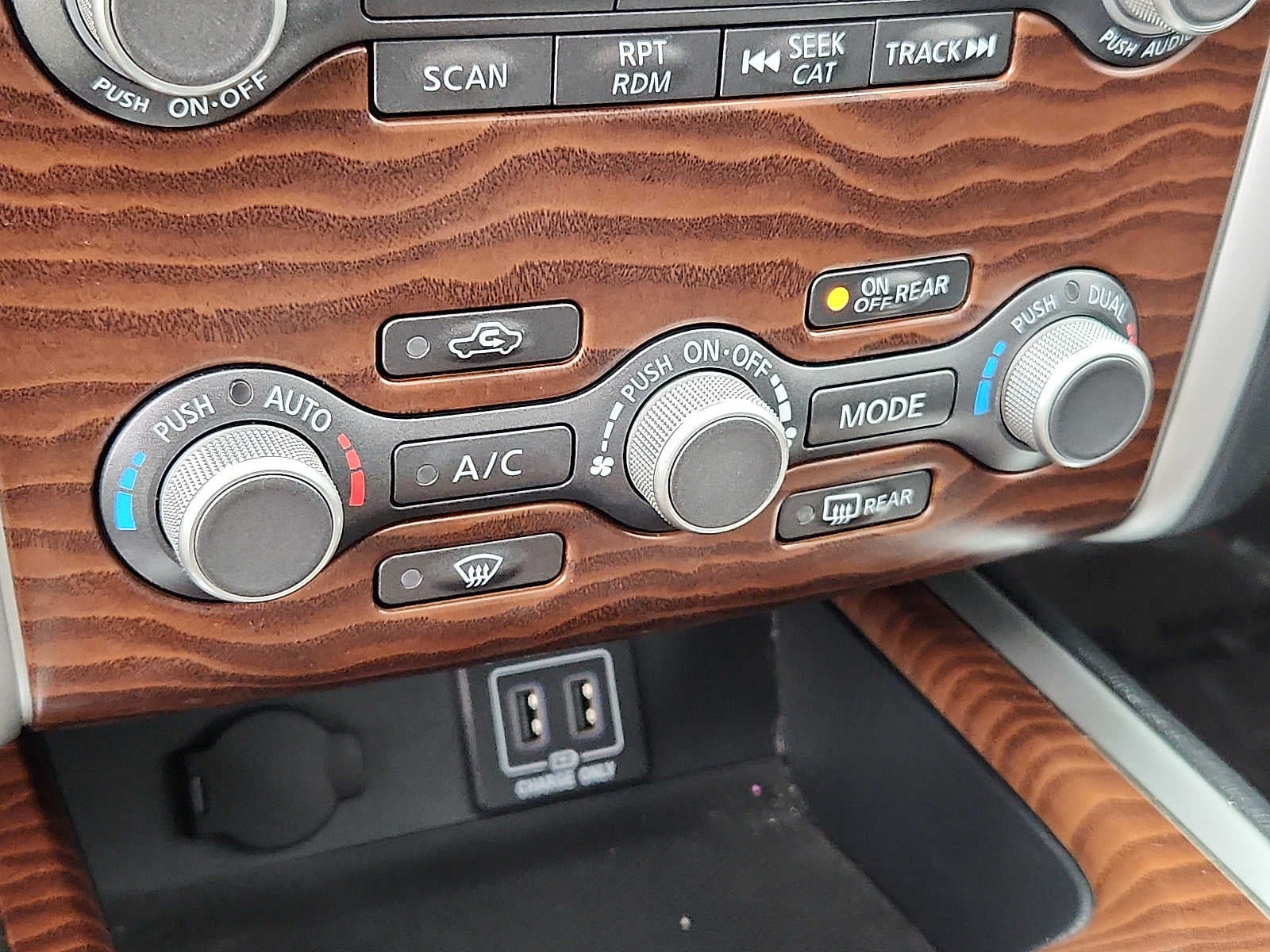 2018 Nissan Pathfinder Platinum