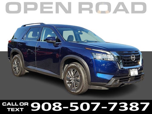 2022 Nissan Pathfinder SV