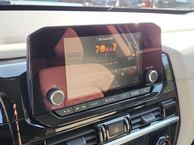 2022 Nissan Pathfinder SV