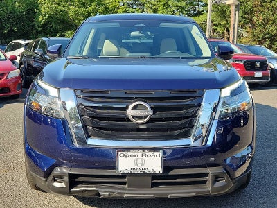 2022 Nissan Pathfinder SV