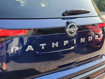 2022 Nissan Pathfinder SV