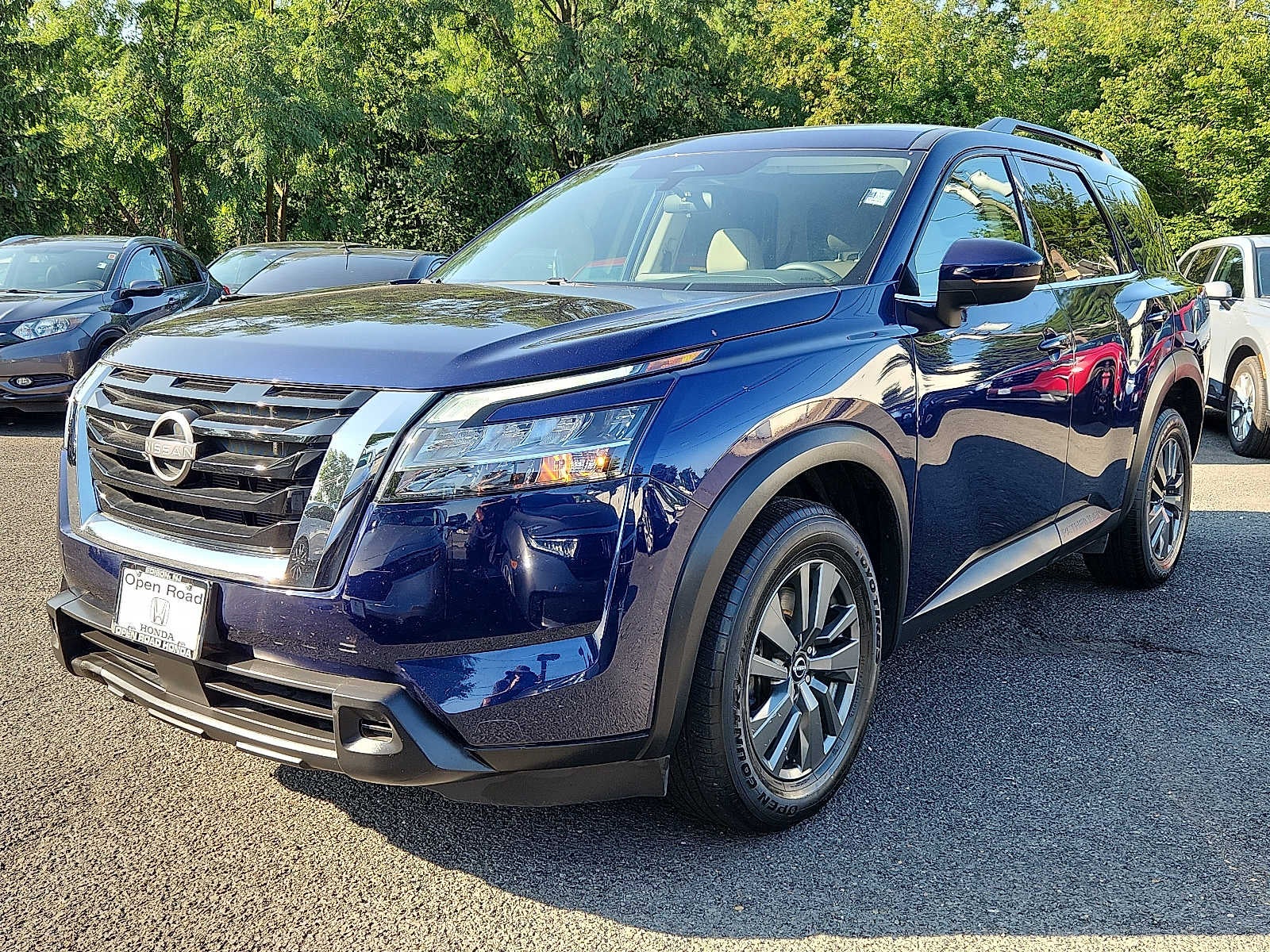 2022 Nissan Pathfinder SV