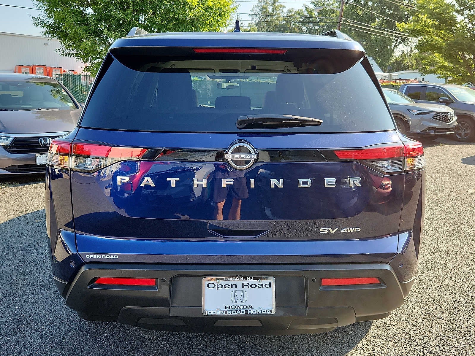 2022 Nissan Pathfinder SV