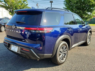 2022 Nissan Pathfinder SV