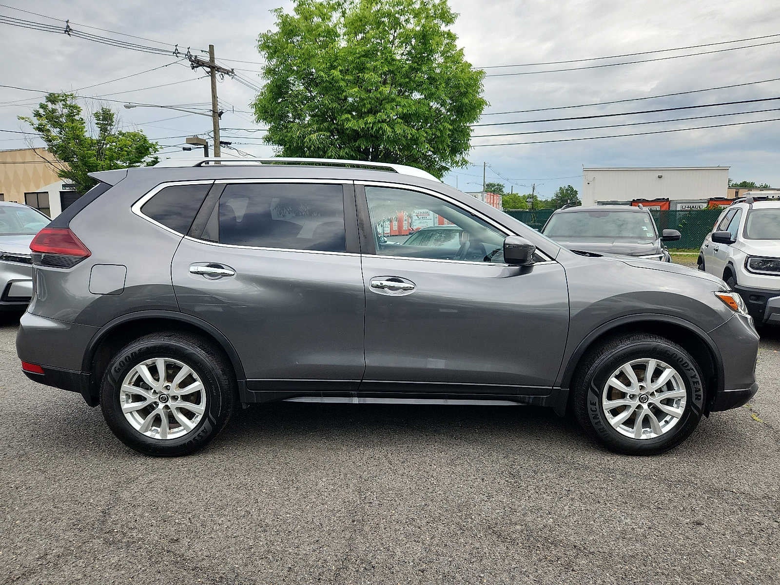 2020 Nissan Rogue SV