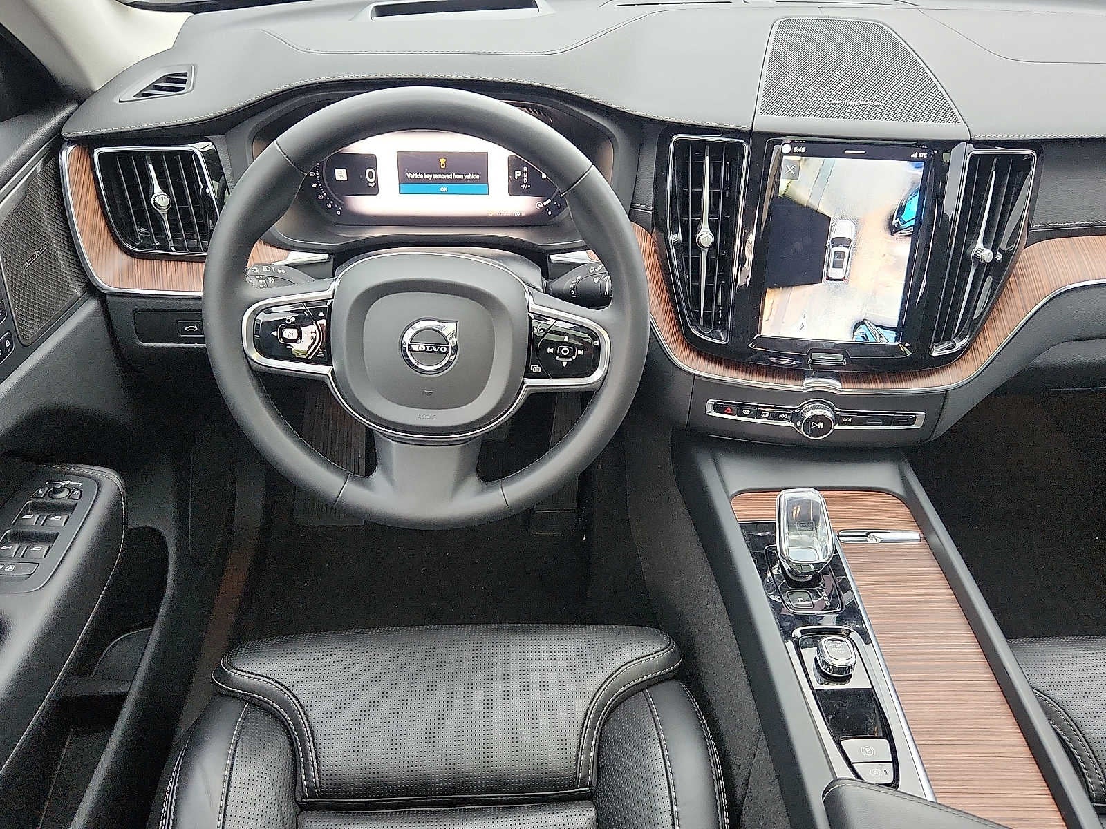 2024 Volvo XC60 Ultimate Dark Theme