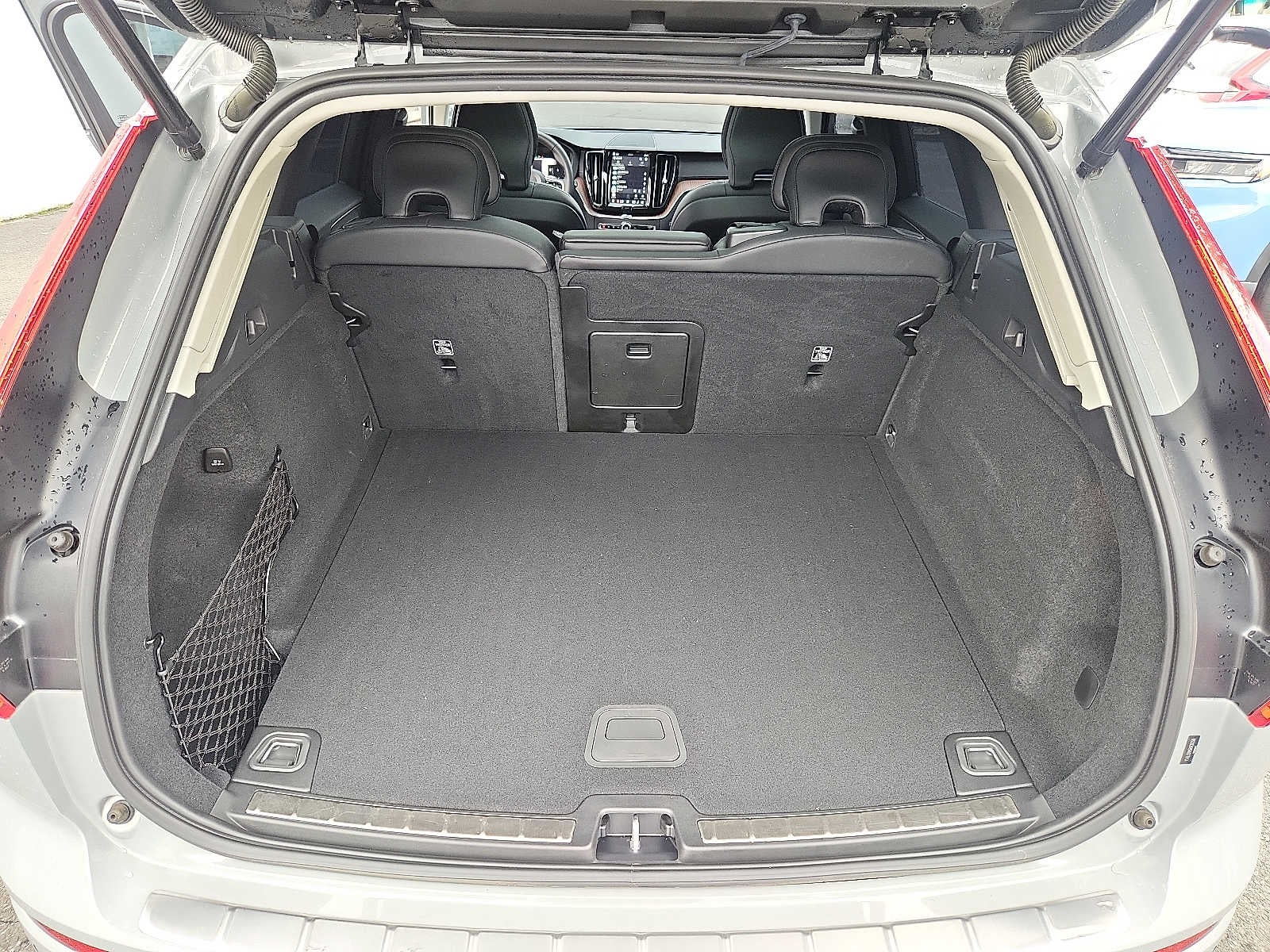 2024 Volvo XC60 Ultimate Dark Theme