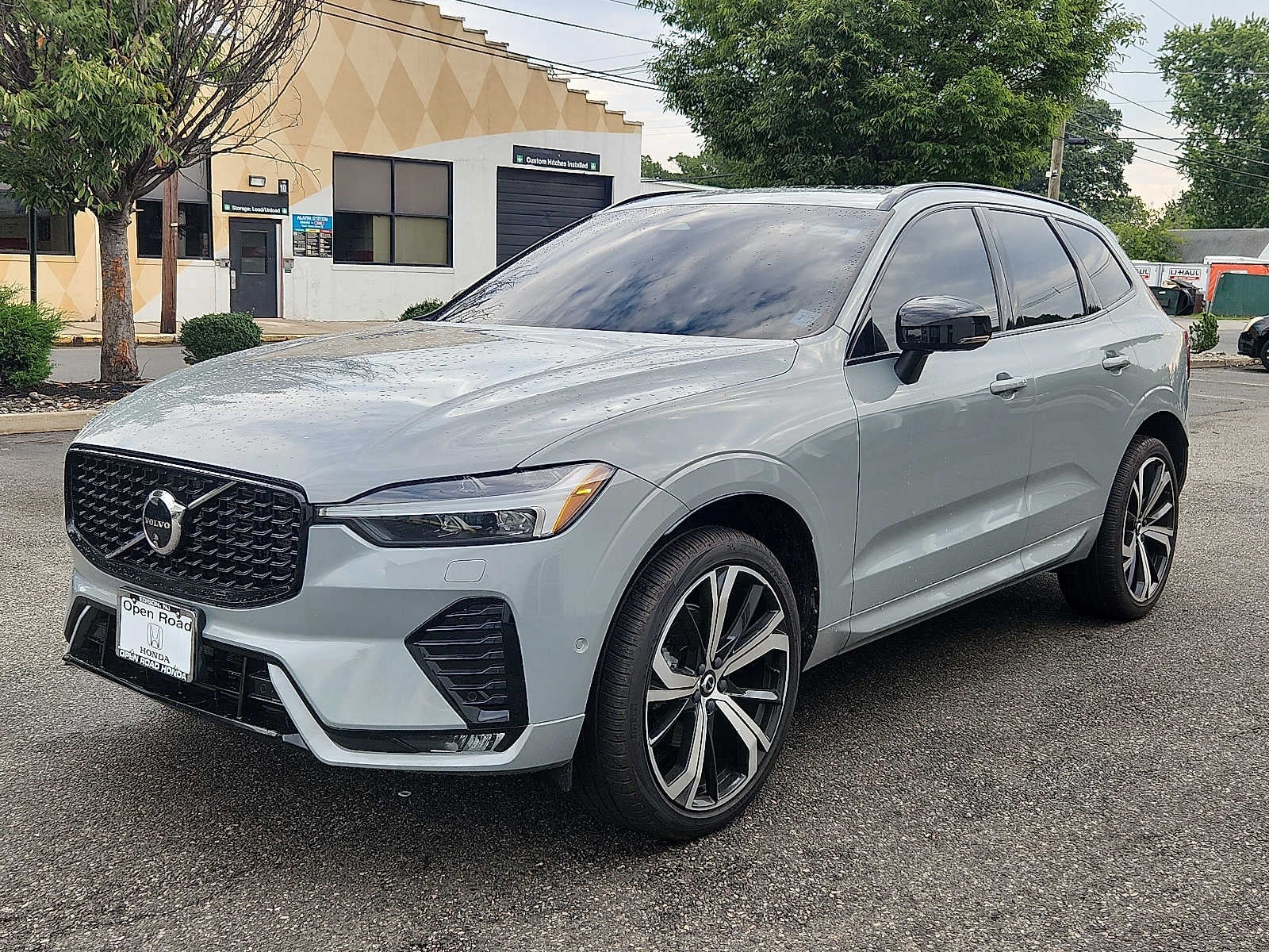 2024 Volvo XC60 Ultimate Dark Theme