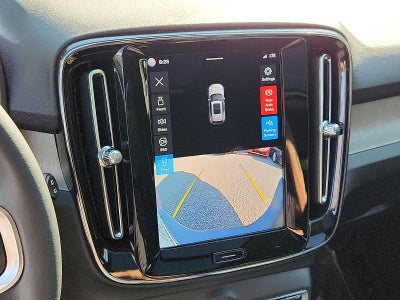 2023 Volvo XC40 Plus Dark Theme