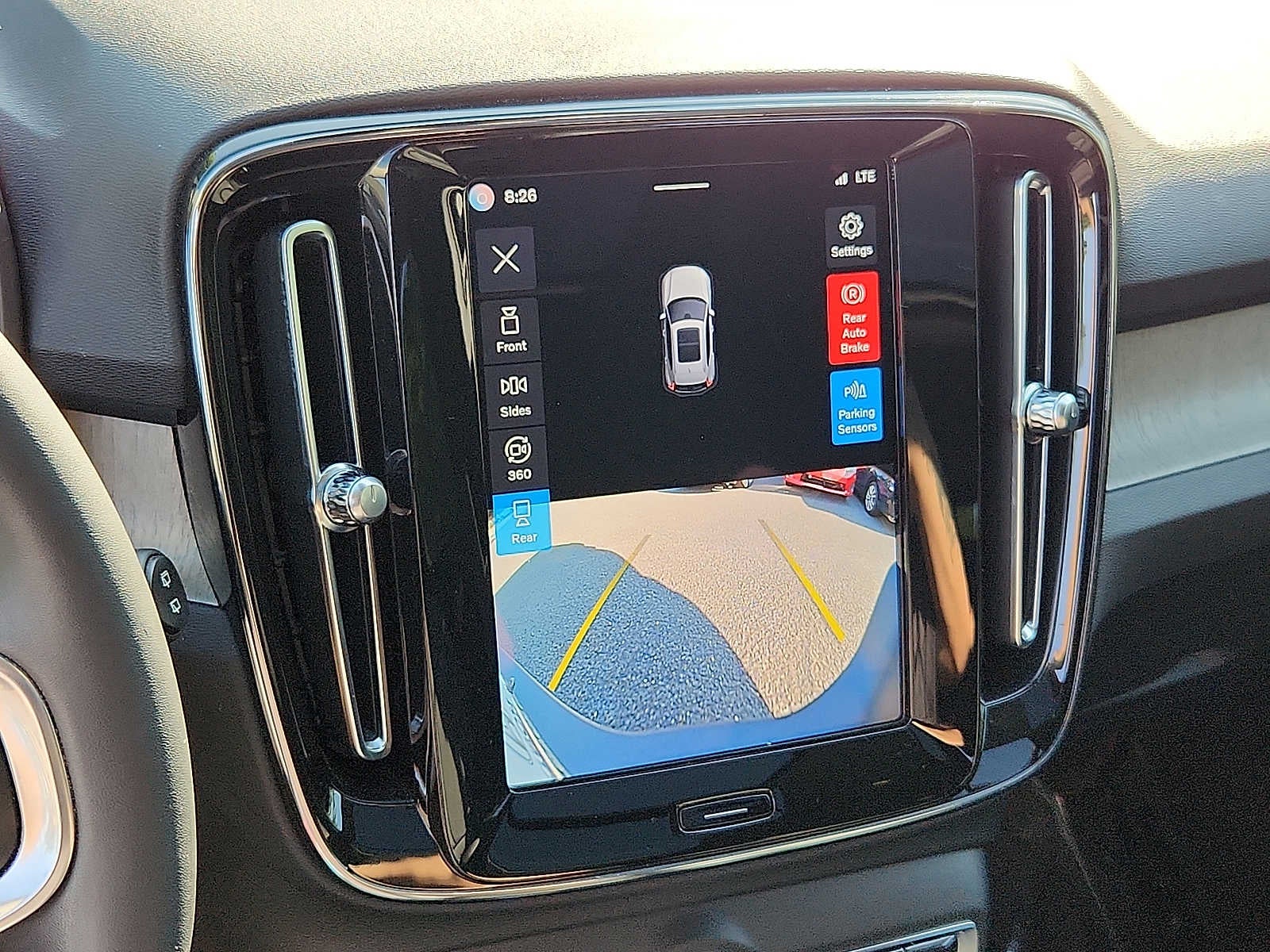 2023 Volvo XC40 Plus Dark Theme