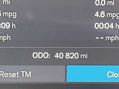 2023 Volvo XC40 Plus Dark Theme