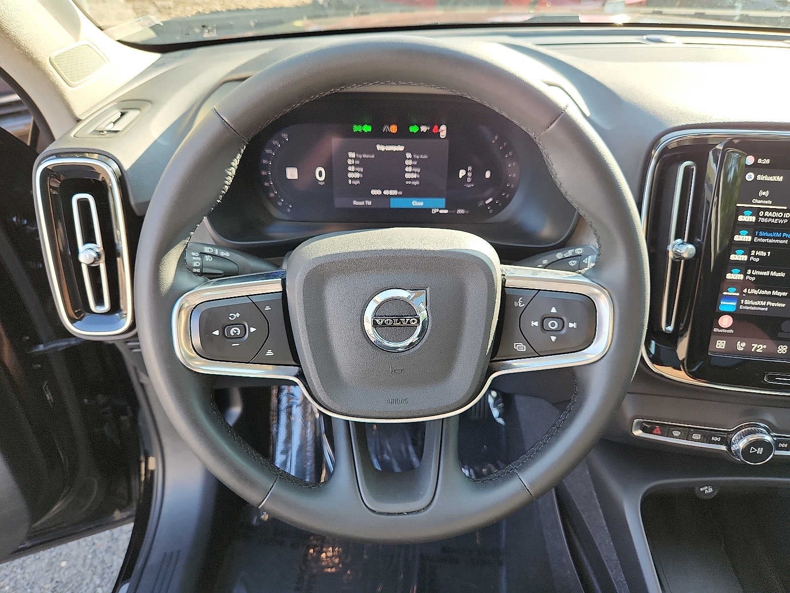 2023 Volvo XC40 Plus Dark Theme