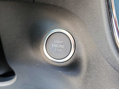 2023 Volvo XC40 Plus Dark Theme