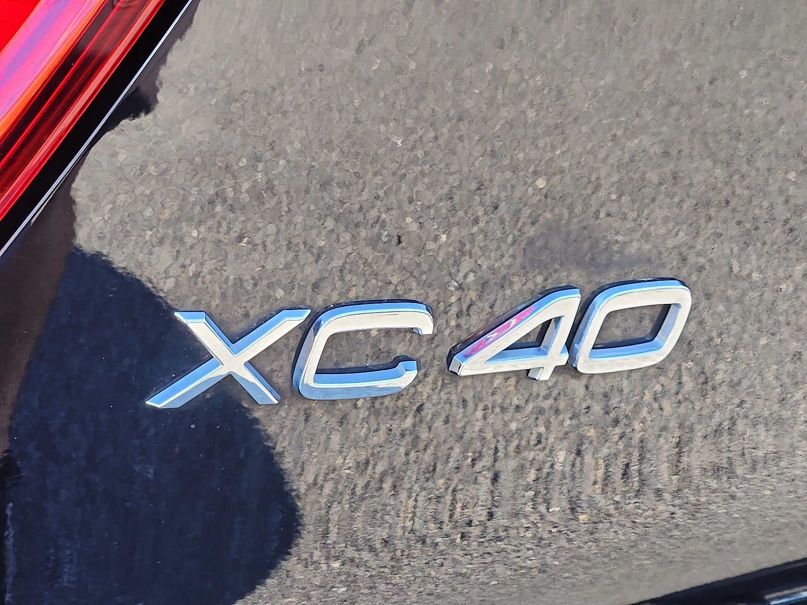 2023 Volvo XC40 Plus Dark Theme
