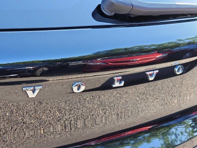 2023 Volvo XC40 Plus Dark Theme