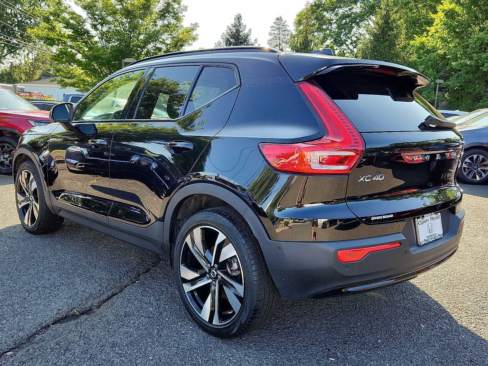 2023 Volvo XC40 Plus Dark Theme