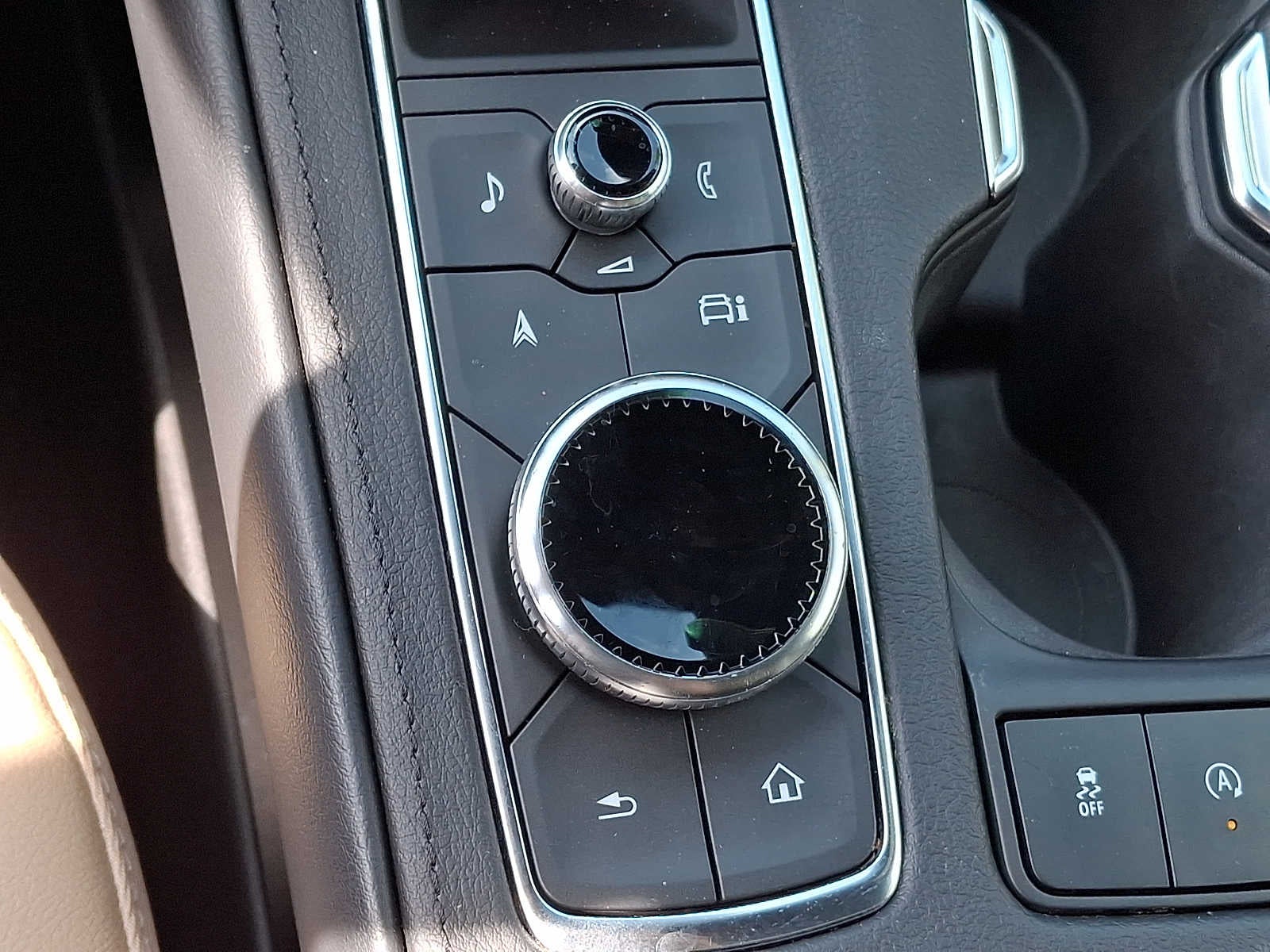 2024 Cadillac XT4 AWD Luxury