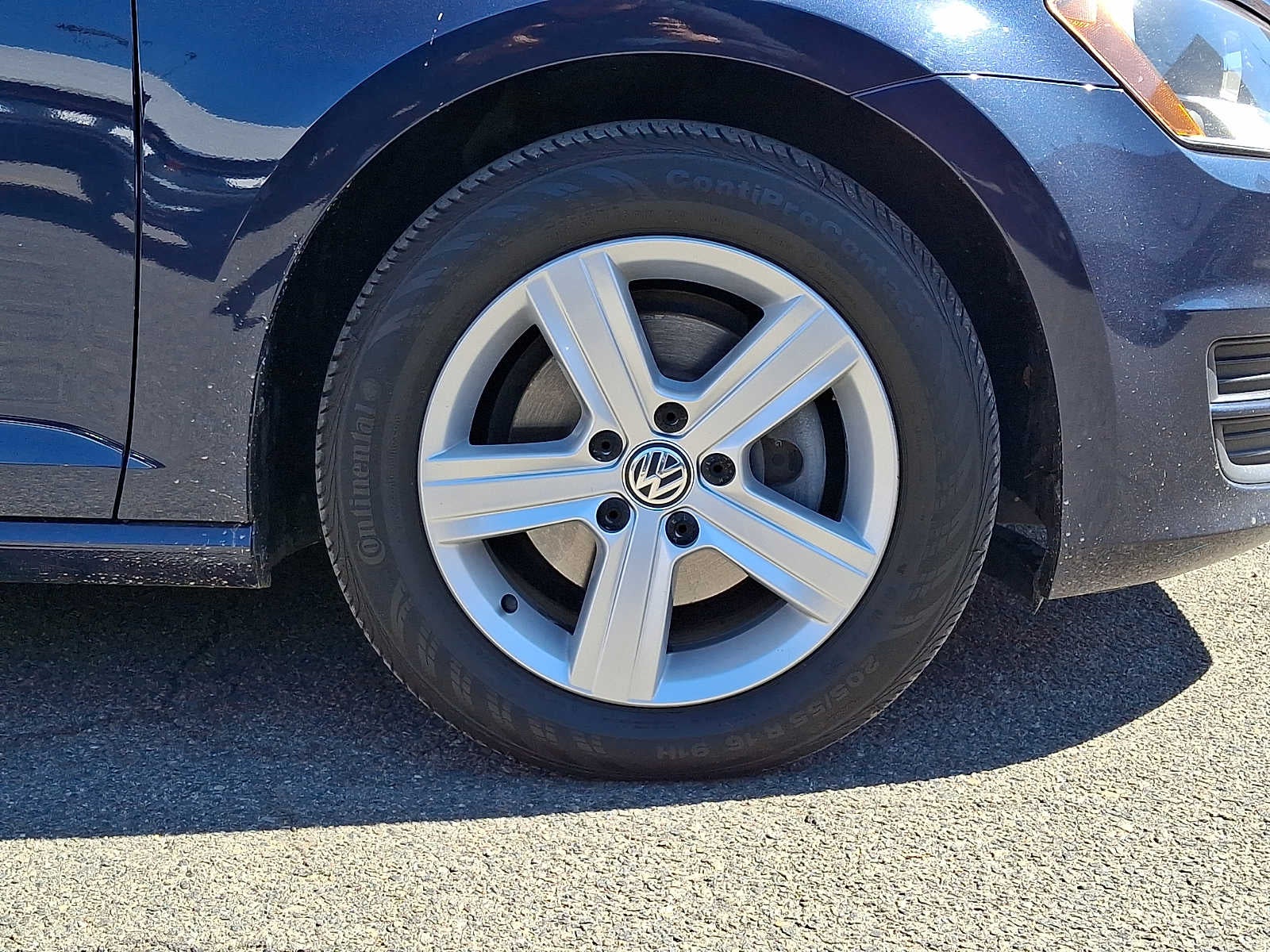 2017 Volkswagen Golf Wolfsburg Edition