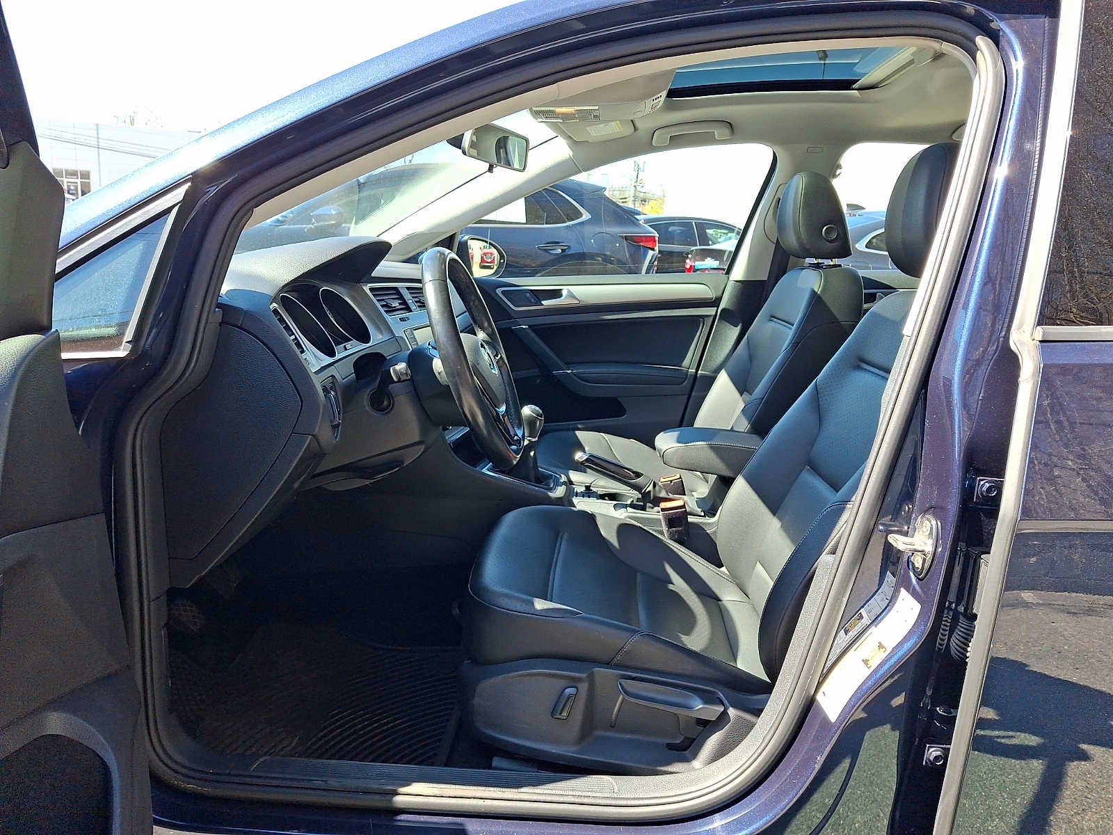 2017 Volkswagen Golf Wolfsburg Edition