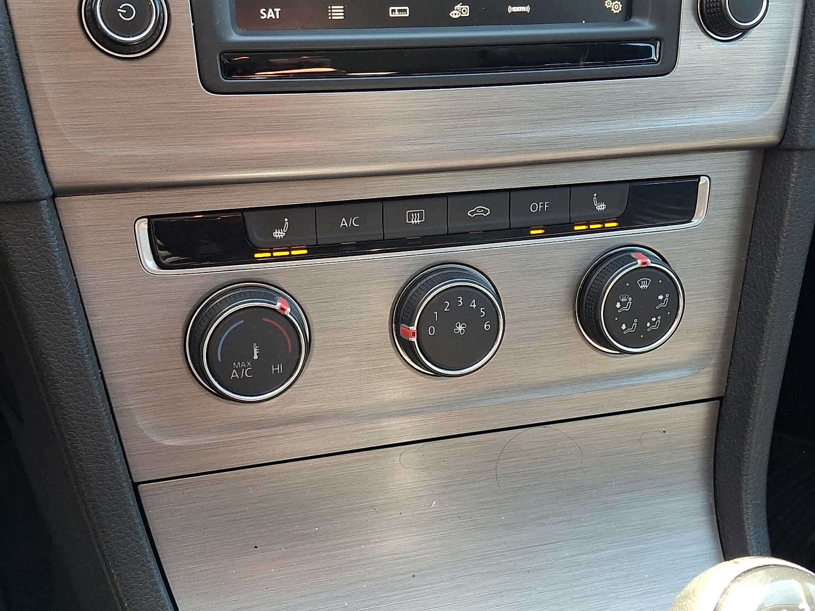 2017 Volkswagen Golf Wolfsburg Edition