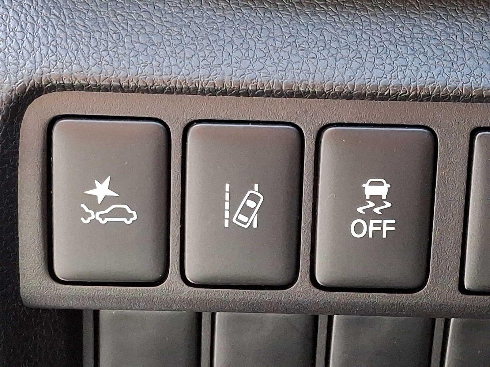 2023 Mitsubishi Eclipse Cross LE