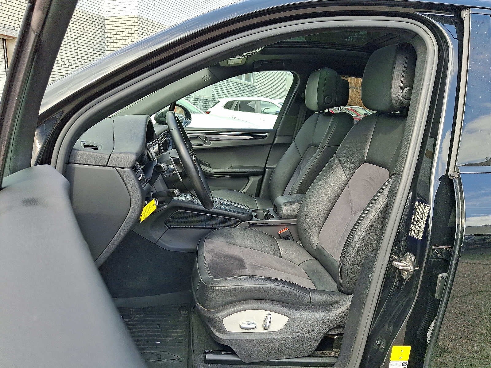 2020 Porsche Macan AWD