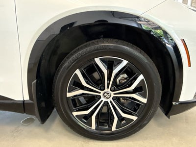 2025 Toyota Crown Signia XLE