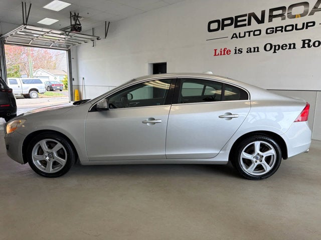 2012 Volvo S60 T5 w/Moonroof