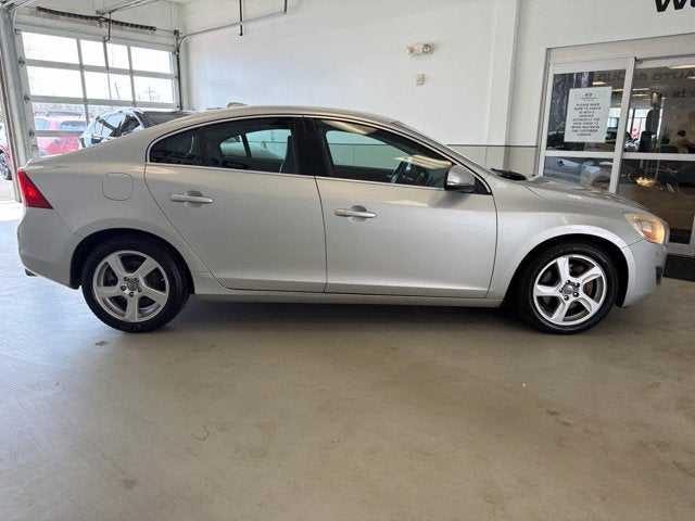 2012 Volvo S60 T5 w/Moonroof