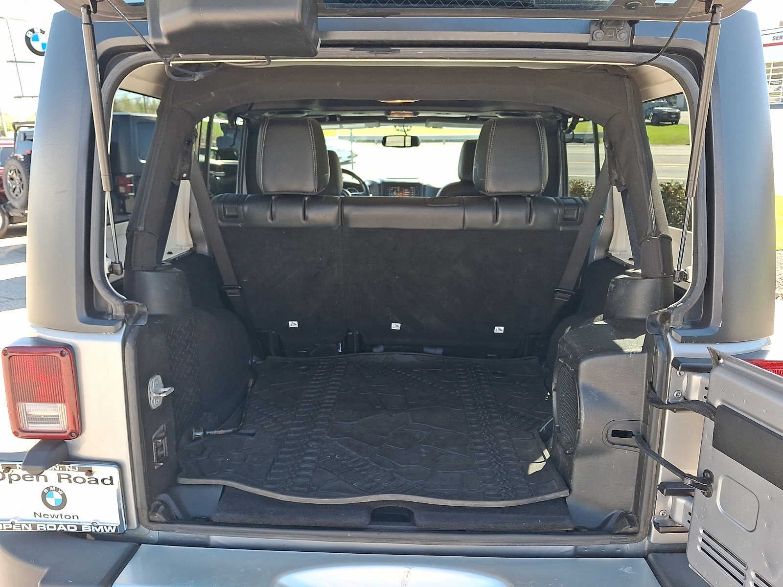 2014 Jeep Wrangler Unlimited 4WD 4dr Sahara