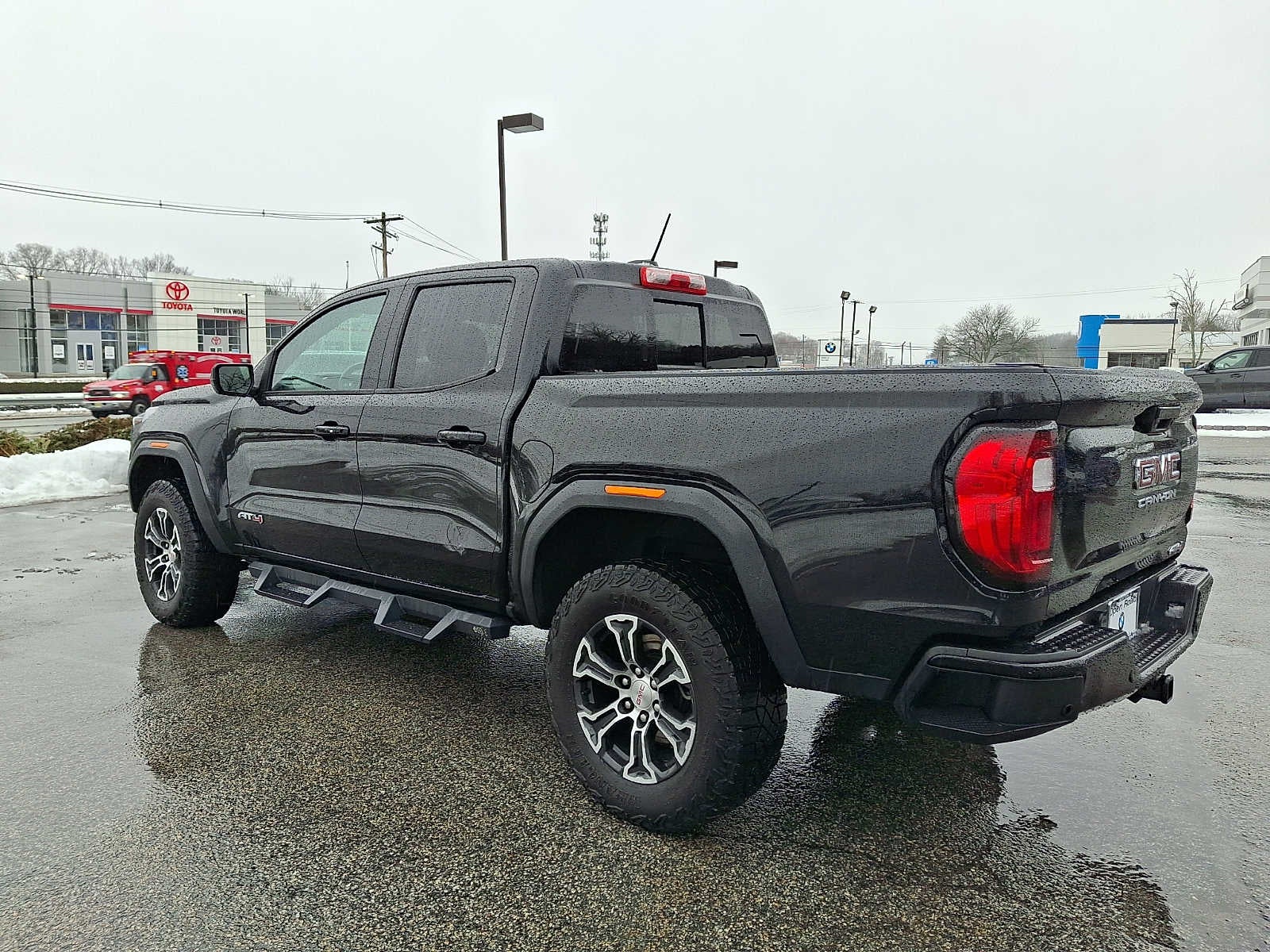 2023 GMC Canyon 4WD Crew Cab AT4