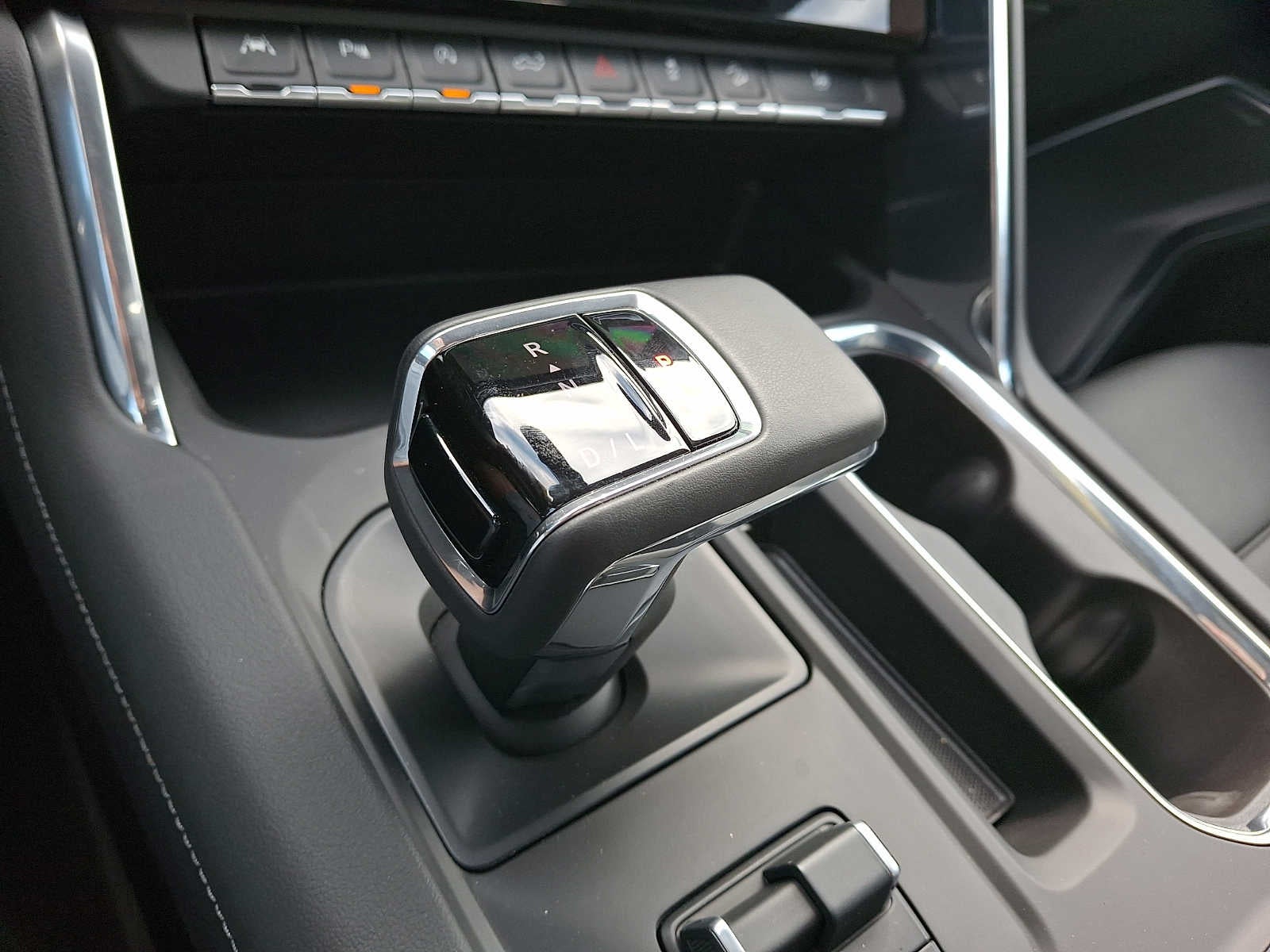 2024 GMC Sierra 1500 4WD Crew Cab 157 Denali