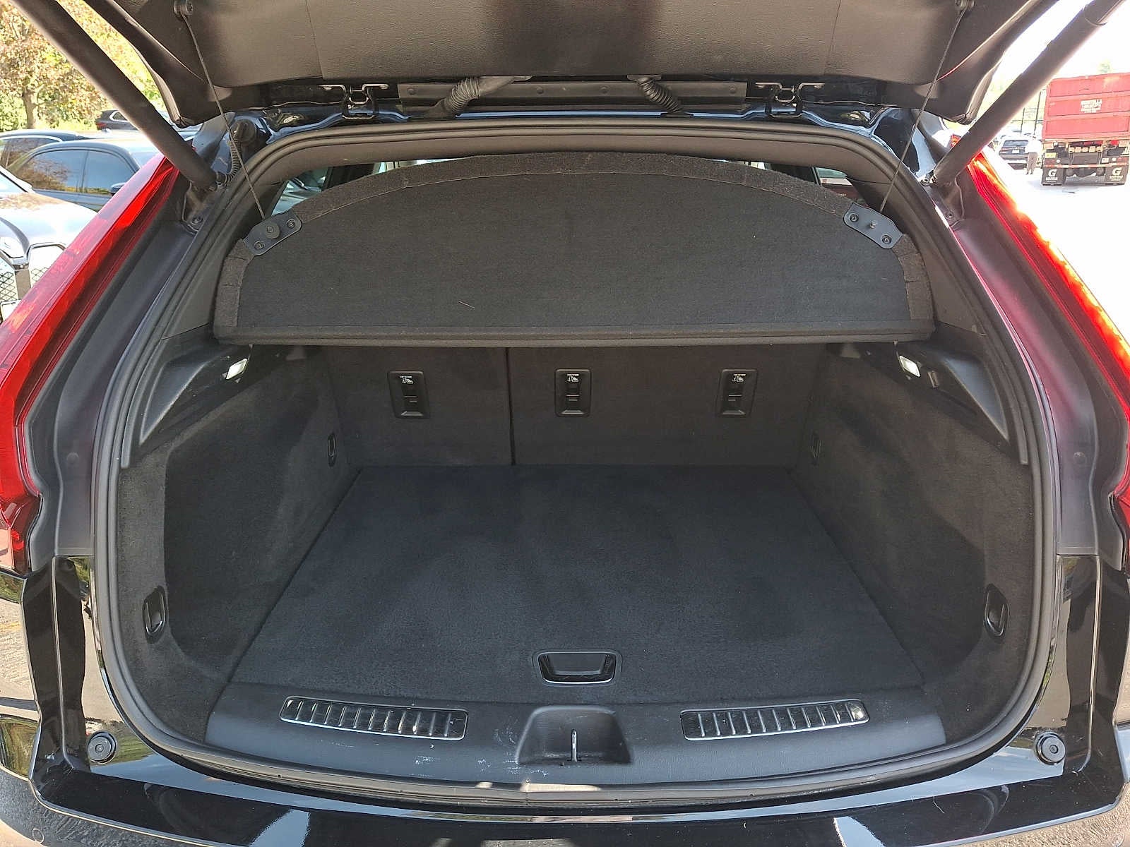 2025 Cadillac XT4 AWD 4dr Premium Luxury