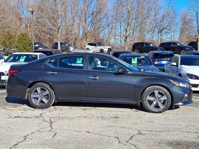 2022 Nissan Altima 2.5 SV Sedan