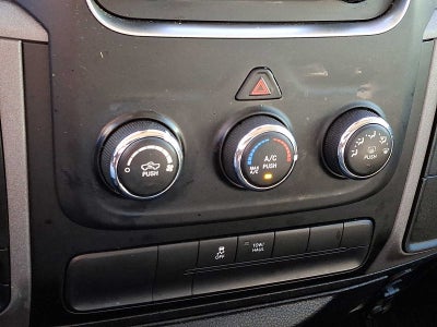 2017 RAM 1500 Express 4x4 Crew Cab 57 Box