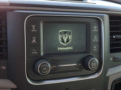 2017 RAM 1500 Express 4x4 Crew Cab 57 Box