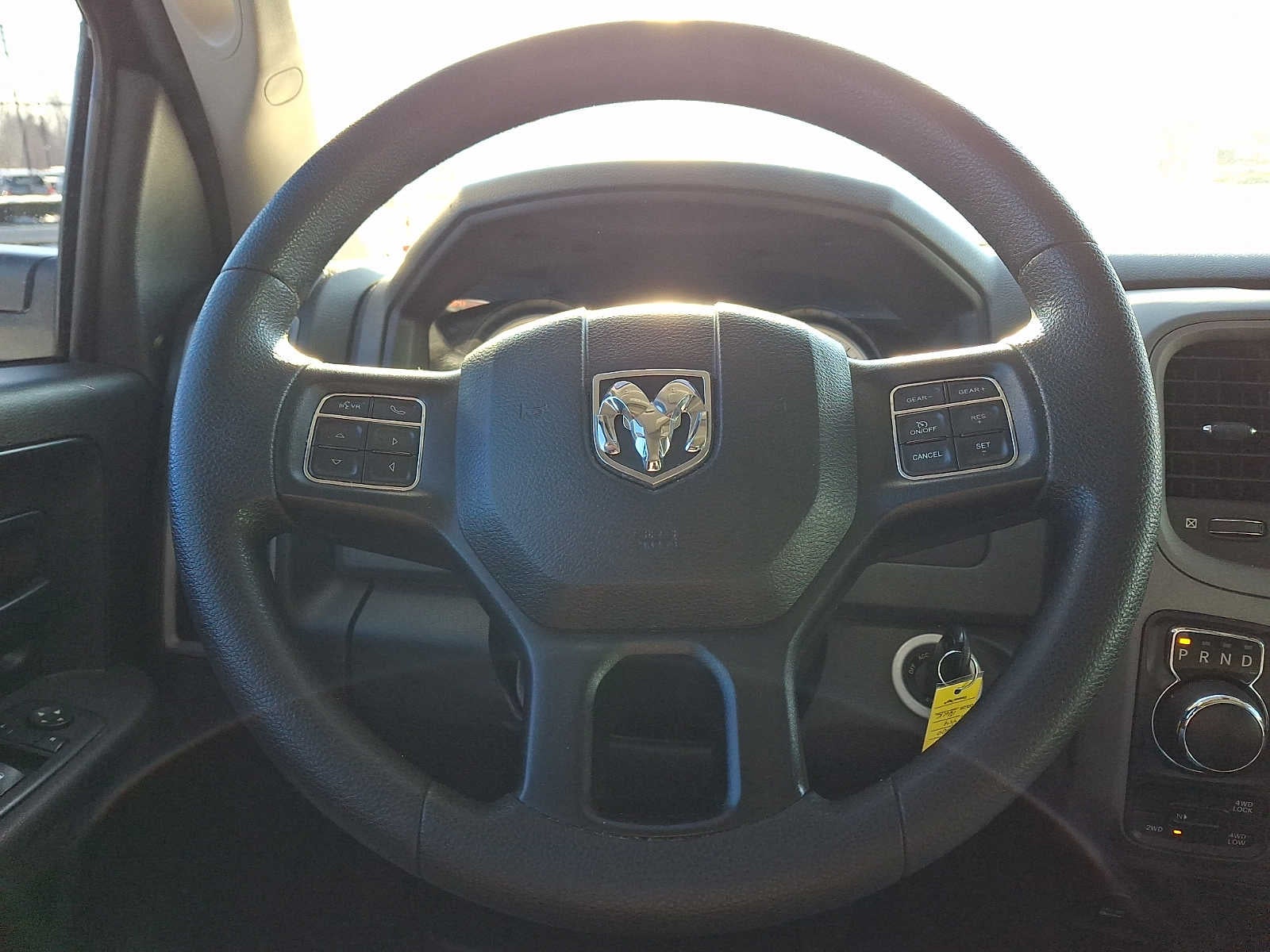 2017 RAM 1500 Express 4x4 Crew Cab 57 Box